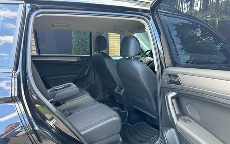 Volkswagen Tiguan II, 2021 год, 2 490 000 рублей, 21 фотография