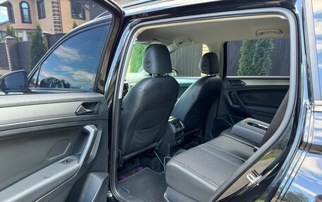 Volkswagen Tiguan II, 2021 год, 2 490 000 рублей, 16 фотография