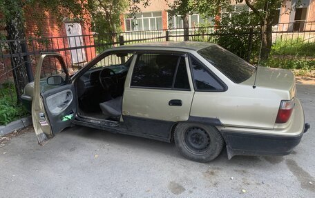 Daewoo Nexia I рестайлинг, 2004 год, 65 000 рублей, 5 фотография