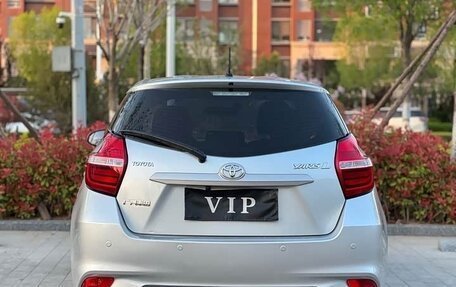 Toyota Yaris, 2022 год, 1 620 000 рублей, 5 фотография