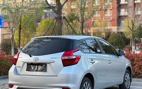 Toyota Yaris, 2022 год, 1 620 000 рублей, 4 фотография