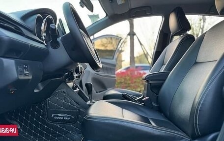 Toyota Yaris, 2022 год, 1 620 000 рублей, 7 фотография