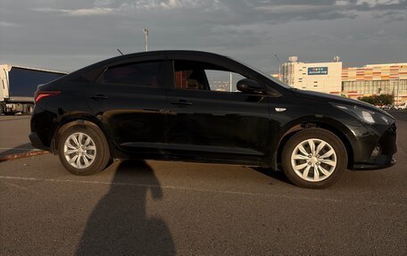 Hyundai Solaris II рестайлинг, 2021 год, 1 650 000 рублей, 5 фотография