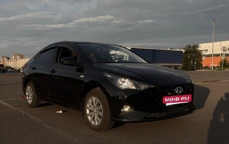 Hyundai Solaris II рестайлинг, 2021 год, 1 650 000 рублей, 2 фотография
