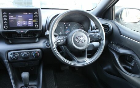 Toyota Yaris, 2020 год, 1 330 000 рублей, 15 фотография