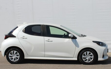Toyota Yaris, 2020 год, 1 330 000 рублей, 8 фотография