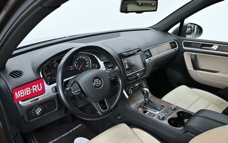 Volkswagen Touareg III, 2011 год, 2 049 000 рублей, 6 фотография