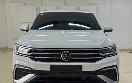 Volkswagen Tiguan II, 2022 год, 2 632 000 рублей, 2 фотография