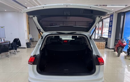 Volkswagen Tiguan II, 2022 год, 2 632 000 рублей, 7 фотография
