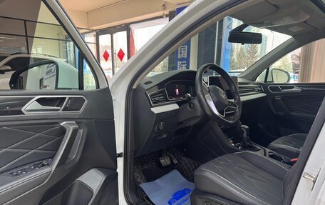 Volkswagen Tiguan II, 2022 год, 2 632 000 рублей, 17 фотография