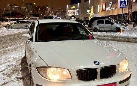 BMW 1 серия, 2009 год, 300 000 рублей, 1 фотография
