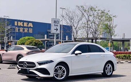Mercedes-Benz A-Класс, 2023 год, 2 700 000 рублей, 3 фотография