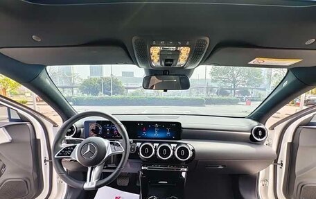 Mercedes-Benz A-Класс, 2023 год, 2 700 000 рублей, 15 фотография