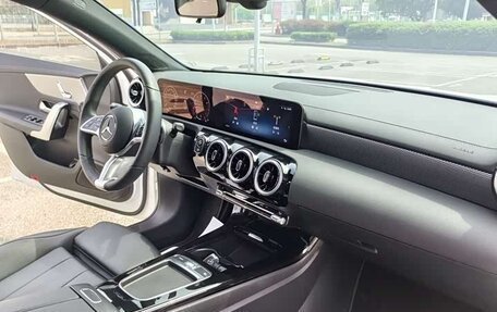 Mercedes-Benz A-Класс, 2023 год, 2 700 000 рублей, 14 фотография