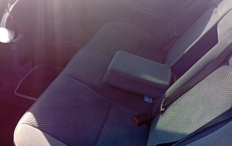 Toyota Avensis III рестайлинг, 1999 год, 400 000 рублей, 14 фотография