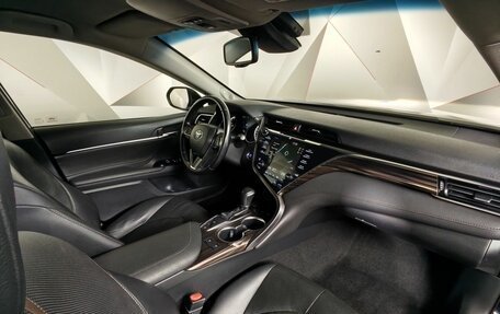 Toyota Camry, 2019 год, 2 550 000 рублей, 12 фотография