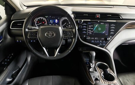 Toyota Camry, 2019 год, 2 550 000 рублей, 18 фотография