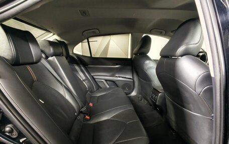 Toyota Camry, 2019 год, 2 550 000 рублей, 15 фотография