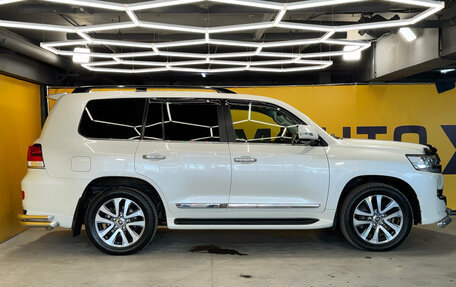 Toyota Land Cruiser 200, 2019 год, 7 999 000 рублей, 4 фотография