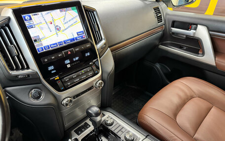 Toyota Land Cruiser 200, 2019 год, 7 999 000 рублей, 21 фотография