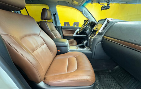 Toyota Land Cruiser 200, 2019 год, 7 999 000 рублей, 26 фотография