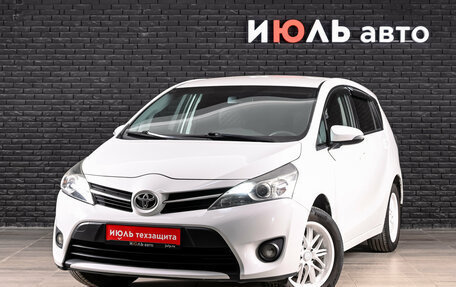 Toyota Verso I, 2014 год, 1 190 000 рублей, 2 фотография