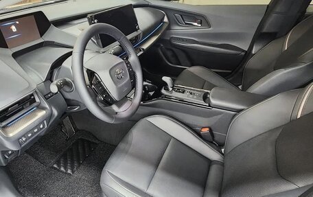 Toyota Prius IV XW50, 2026 год, 3 658 000 рублей, 4 фотография