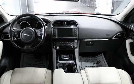 Jaguar F-Pace, 2017 год, 1 870 000 рублей, 23 фотография