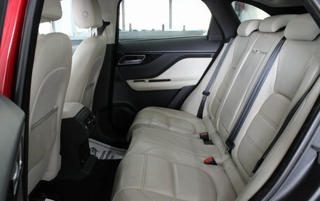 Jaguar F-Pace, 2017 год, 1 870 000 рублей, 22 фотография