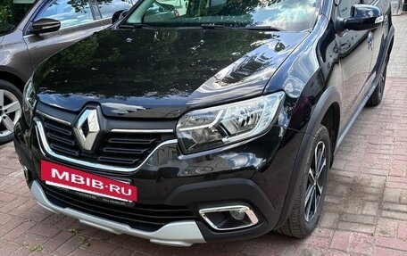Renault Logan II, 2021 год, 1 400 000 рублей, 2 фотография