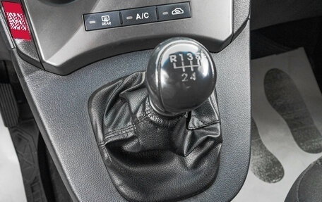 KIA Carens III (RP), 2011 год, 729 000 рублей, 18 фотография