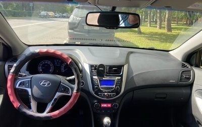 Hyundai Solaris II рестайлинг, 2012 год, 650 000 рублей, 1 фотография