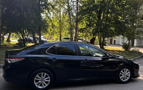 Toyota Camry, 2019 год, 1 750 000 рублей, 6 фотография