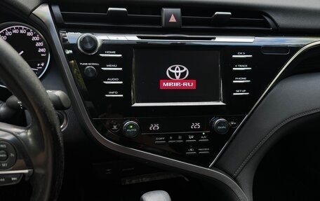 Toyota Camry, 2019 год, 1 750 000 рублей, 14 фотография