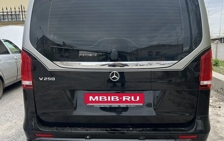 Mercedes-Benz V-Класс, 2022 год, 8 900 000 рублей, 16 фотография