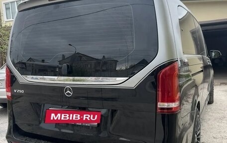 Mercedes-Benz V-Класс, 2022 год, 8 900 000 рублей, 17 фотография