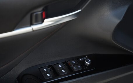 Toyota Camry, 2019 год, 2 550 000 рублей, 10 фотография