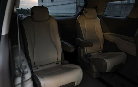 KIA Carnival, 2021 год, 3 849 000 рублей, 31 фотография