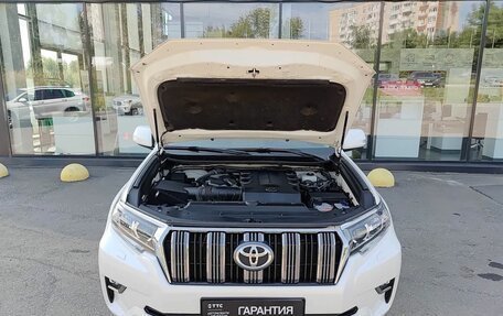 Toyota Land Cruiser Prado 150 рестайлинг 2, 2019 год, 5 450 000 рублей, 11 фотография