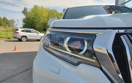 Toyota Land Cruiser Prado 150 рестайлинг 2, 2019 год, 5 450 000 рублей, 21 фотография
