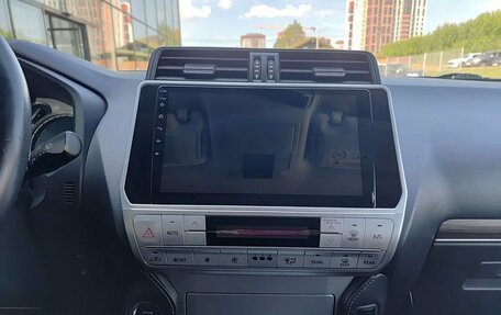 Toyota Land Cruiser Prado 150 рестайлинг 2, 2019 год, 5 450 000 рублей, 18 фотография