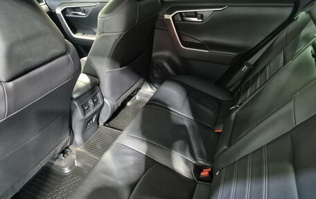 Toyota RAV4, 2019 год, 3 100 000 рублей, 14 фотография