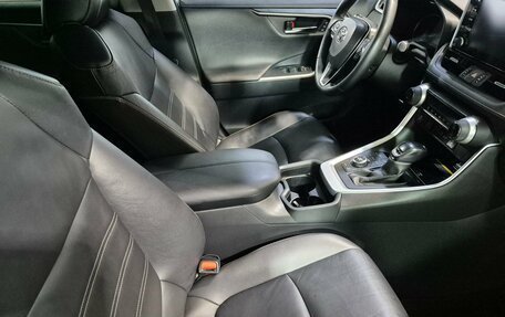Toyota RAV4, 2019 год, 3 100 000 рублей, 17 фотография