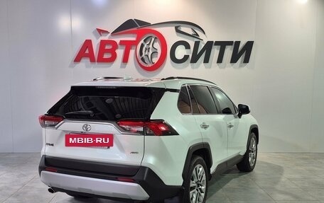 Toyota RAV4, 2019 год, 3 100 000 рублей, 7 фотография