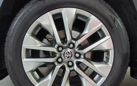 Toyota RAV4, 2019 год, 3 100 000 рублей, 21 фотография