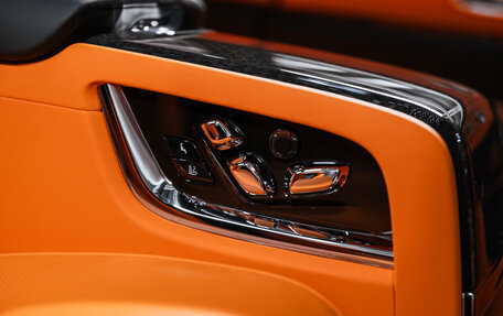 Rolls-Royce Cullinan, 2023 год, 42 500 000 рублей, 25 фотография