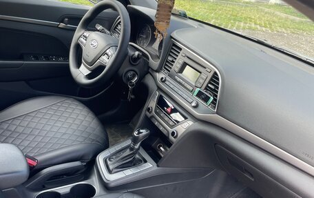 Hyundai Elantra VI рестайлинг, 2018 год, 1 650 000 рублей, 6 фотография