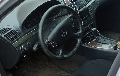 Mercedes-Benz E-Класс, 2005 год, 450 000 рублей, 5 фотография