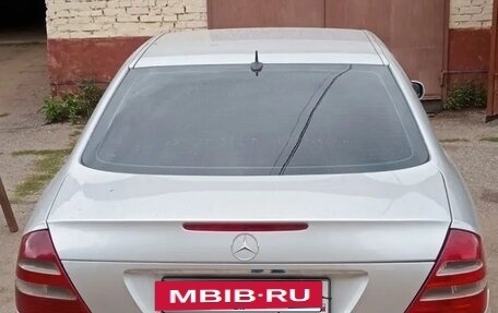 Mercedes-Benz E-Класс, 2005 год, 450 000 рублей, 3 фотография