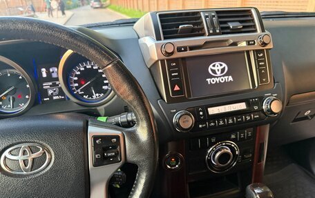 Toyota Land Cruiser Prado 150 рестайлинг 2, 2014 год, 3 300 000 рублей, 13 фотография